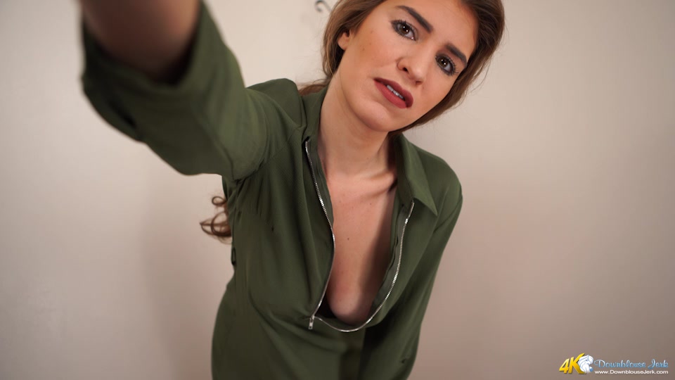 Breast Perving - DownblouseJerk