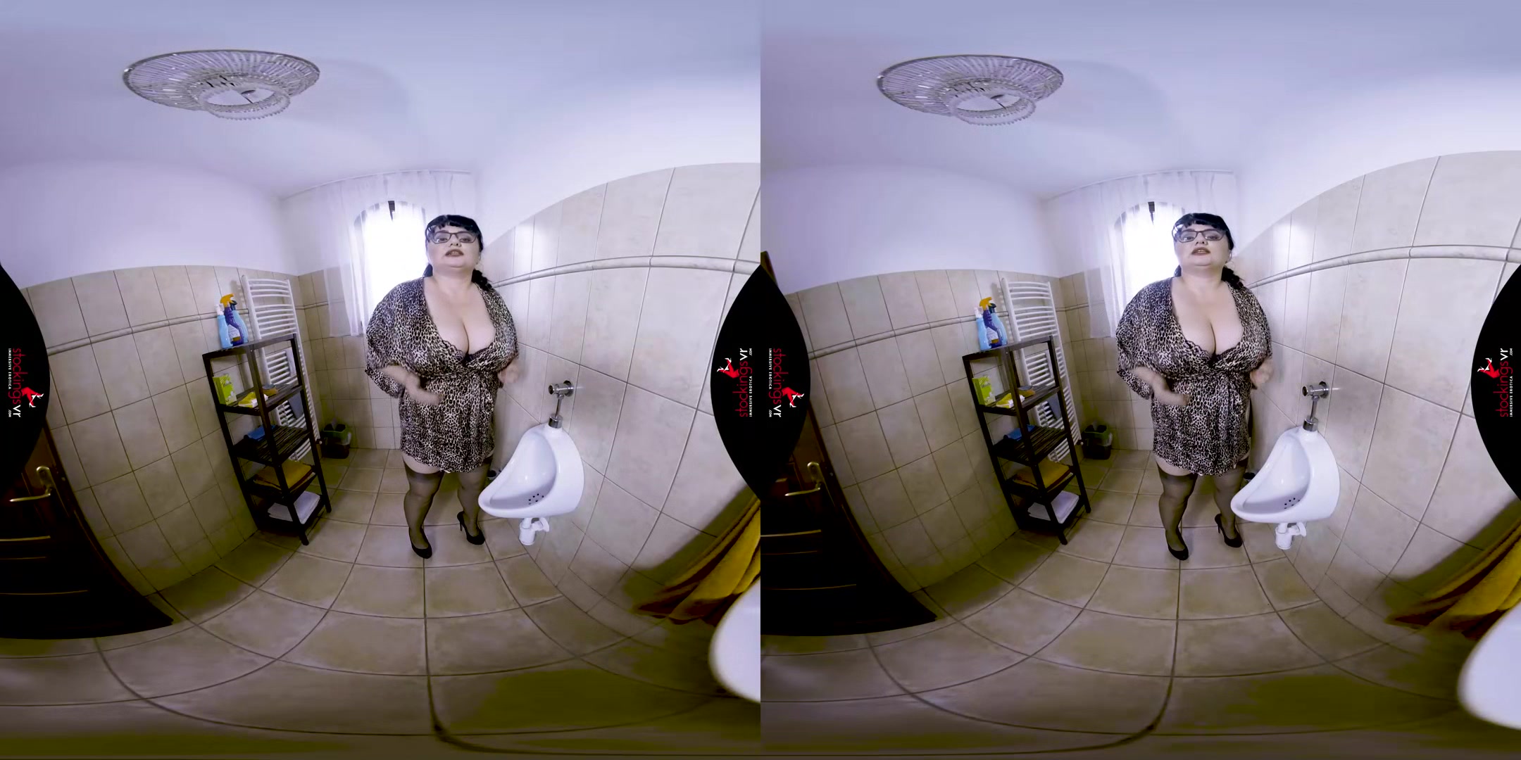 Pissing starring Mistress Sarah