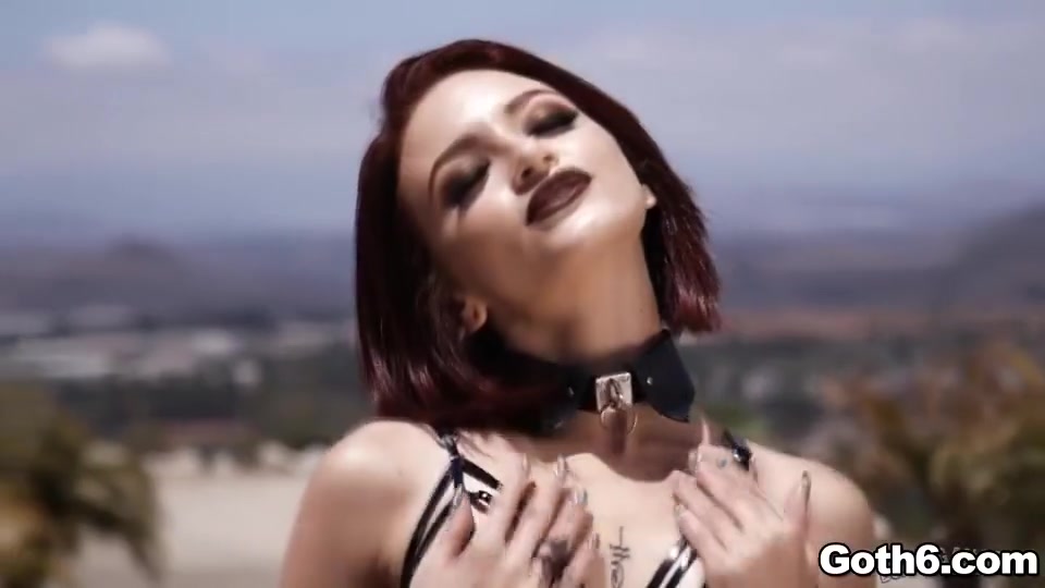 Bratty 18-year-old Goth Fae Got Pounded In Her Tigh