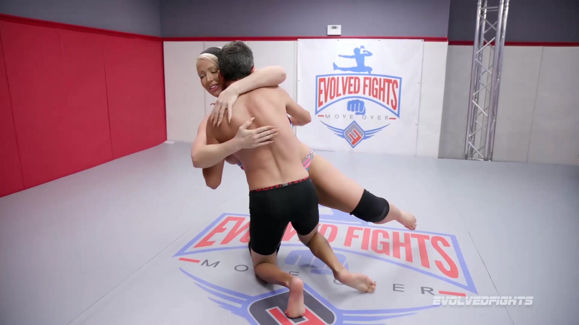 Alura Jenson vs Jay West - EvolvedFights