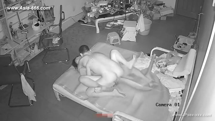 Hackers use the camera to remote monitoring of a lover's home life.384