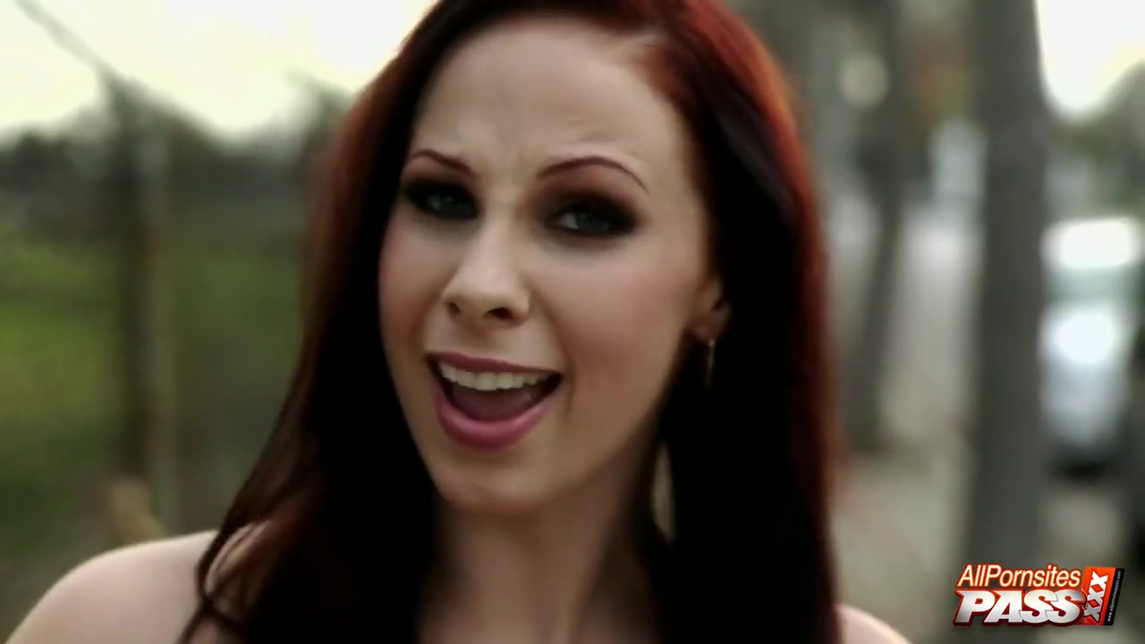 Gianna Michaels In Gianna Teasing Us Her Big Boobies On The Alleyway