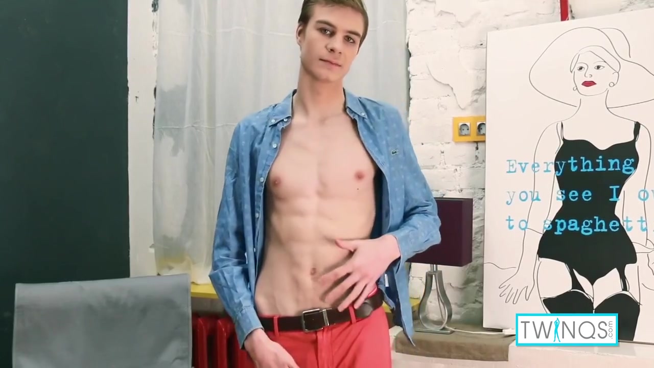 Slender Lad Lucas Dildo Fucks His Anus When Jerking His Dick!