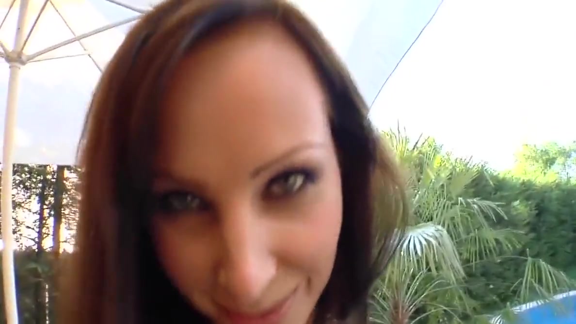 Slutty Cindy Wants Mugurs Cock All Deep Inside Her Deep