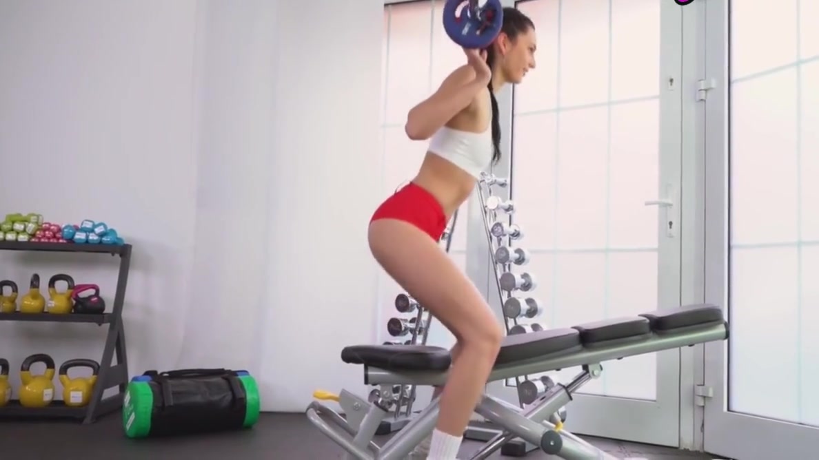 Gym Lesbian Works Out Before Cunnilingus