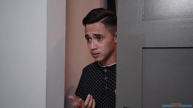 No Batteries Necessary - S2:E3 - Momlover
