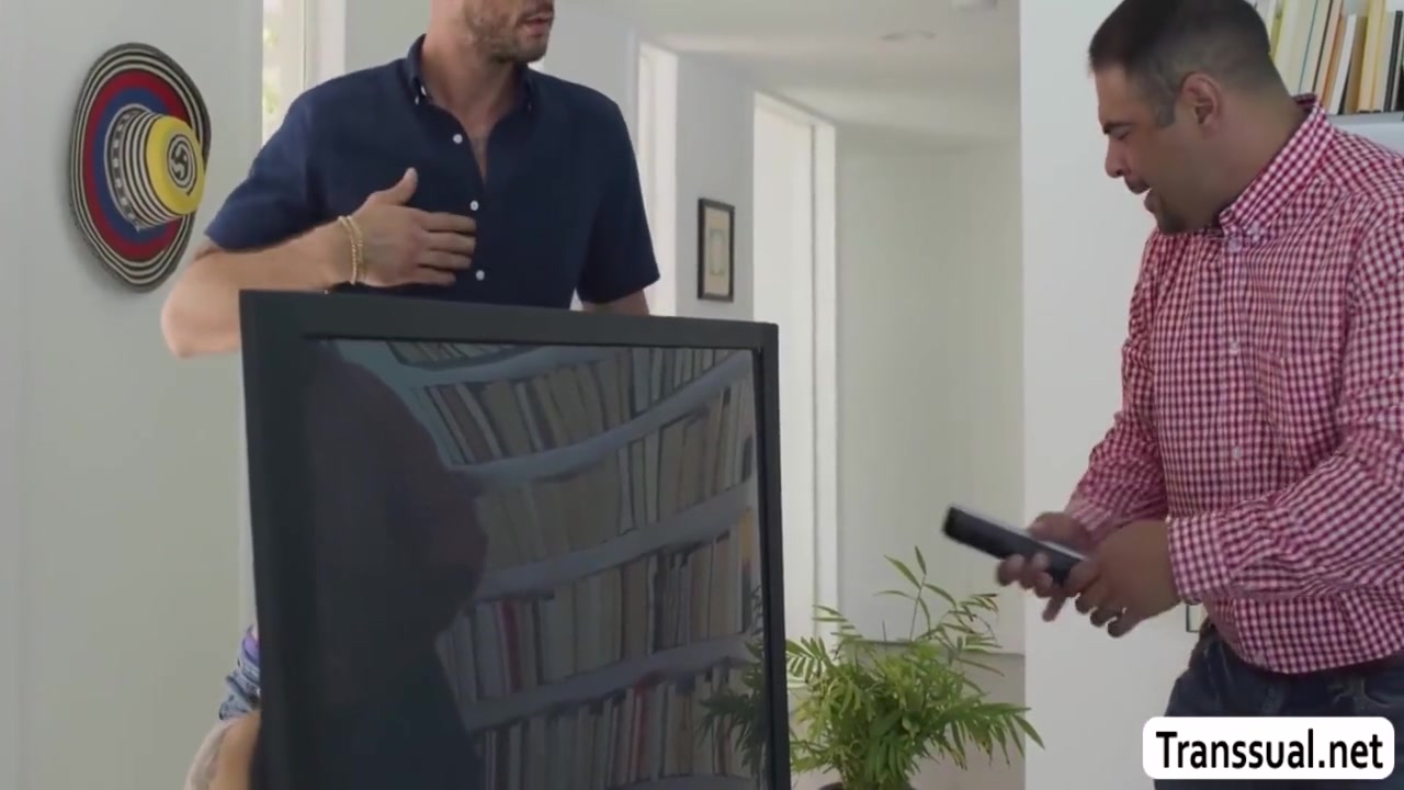 Cliff Jensen And Eva Maxim In Lucky Electrician Fucks The Ts Stepteen Of Client
