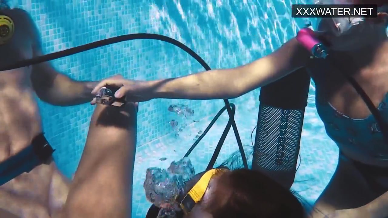Girls Underwater Having Hardcore Sex With Polina Rucheyok