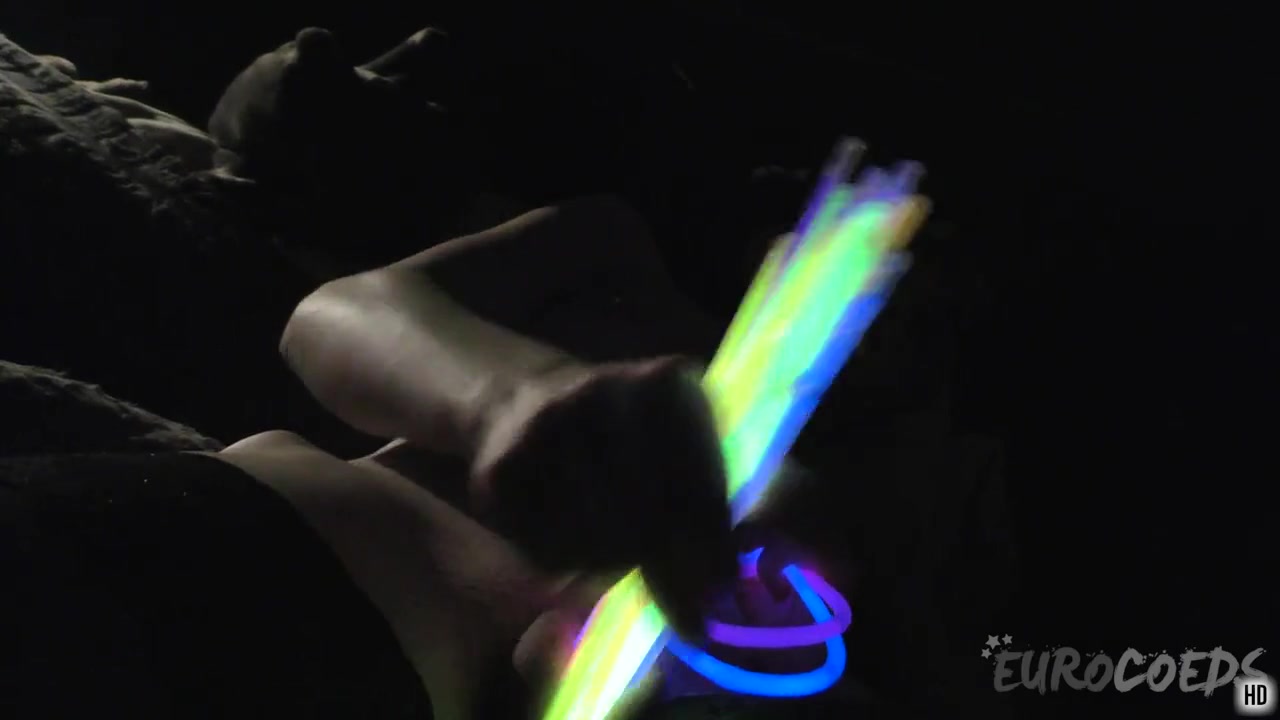 Young Luize Glowstick Vagina Gapes And Stretching - EuroCoeds