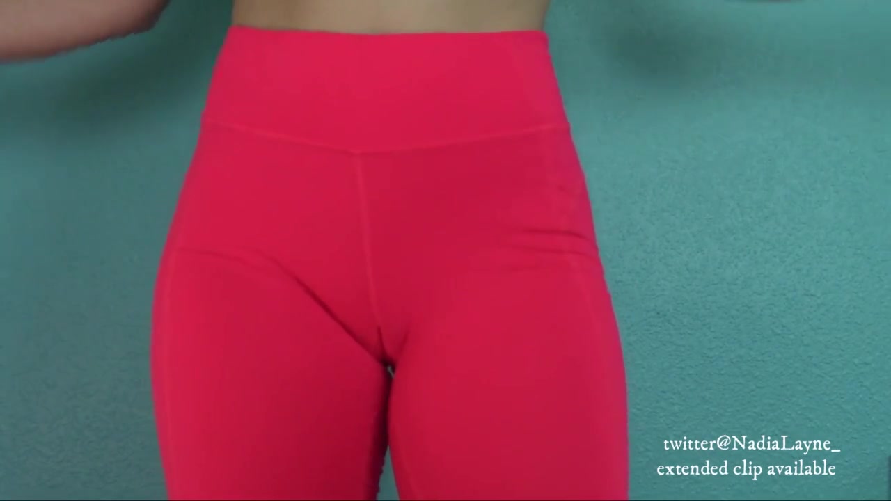Milf Camel Toe In Yoga Pants