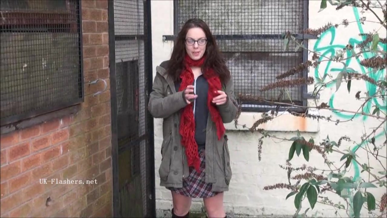 Sexy amateur flasher Beaus outdoor striptease and exhibitionism of winter weather nude exposing pussy and tits ou