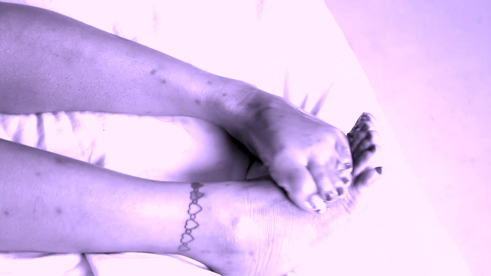 Ebony Slut Make Me Cum With Her Feet - Superhotfilms
