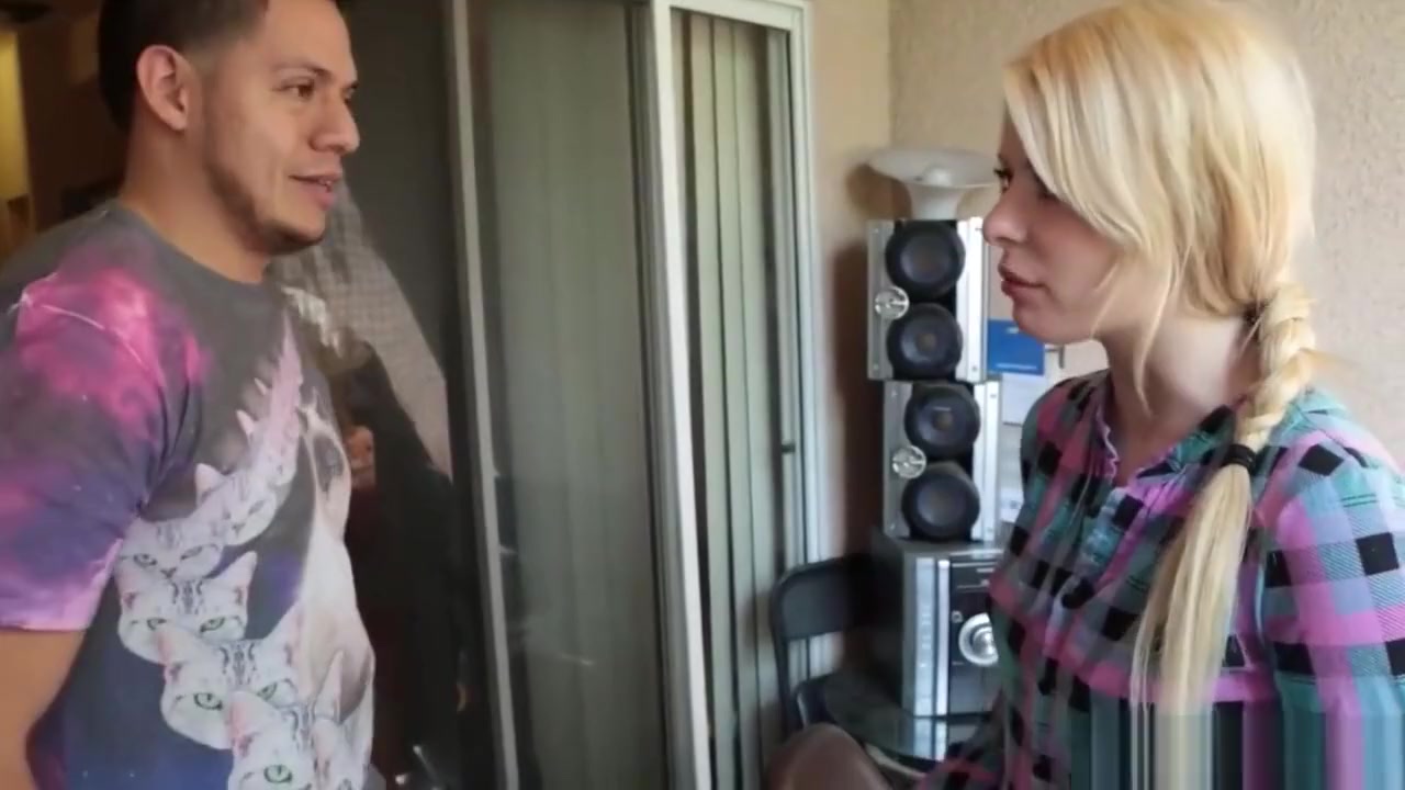 Dude Gets Inside Stepsis's Wet Cunt