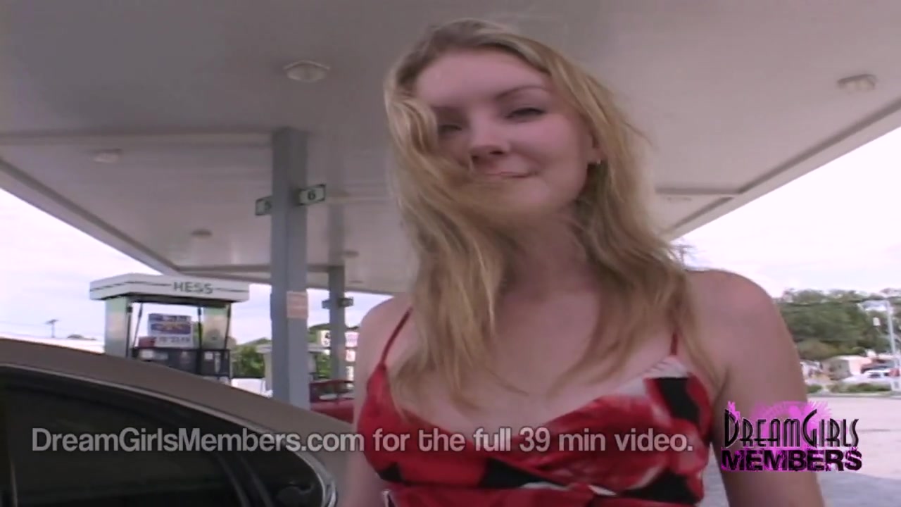 Topless Model Gets Drive Through Worker To Show Her Tits - DreamGirlsMembers