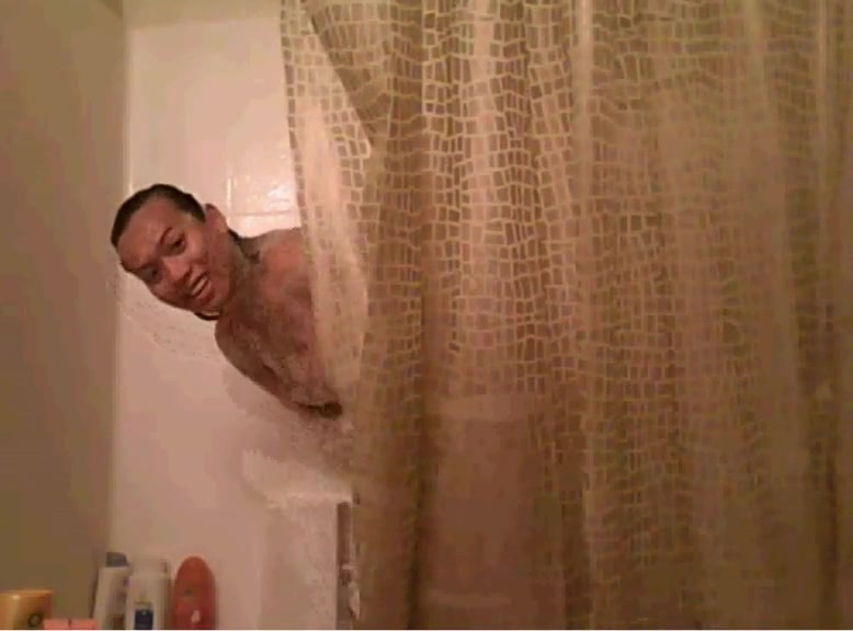 Tranny masturbate in the shower