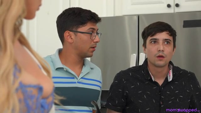 Stuffing Our Stepmoms For Thanksgiving - S2:E9 - Momlover