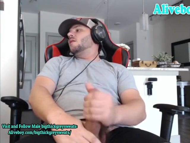 Toned American Guy Strokes Big Thick Cock On Webcam