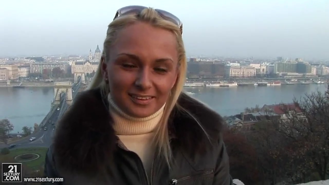 Marvelous Ivana Sugar taking a walk over the town and chatting