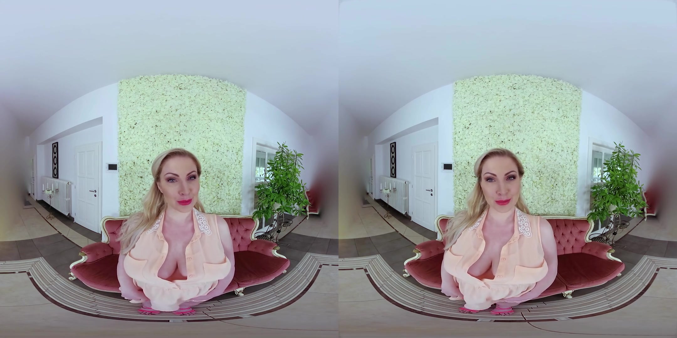 Georgie Lyall in She'll Tell You How to Come - CzechVRFetish