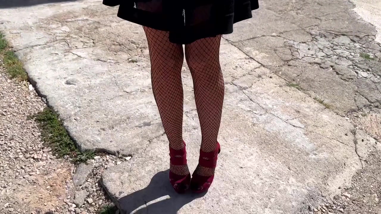 Alice is loose! - Jacquie et Michel TV