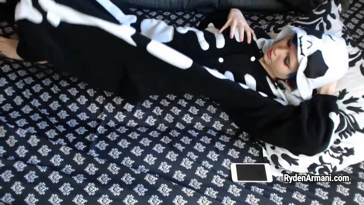 rydenarmani - What's Under My Kigu?