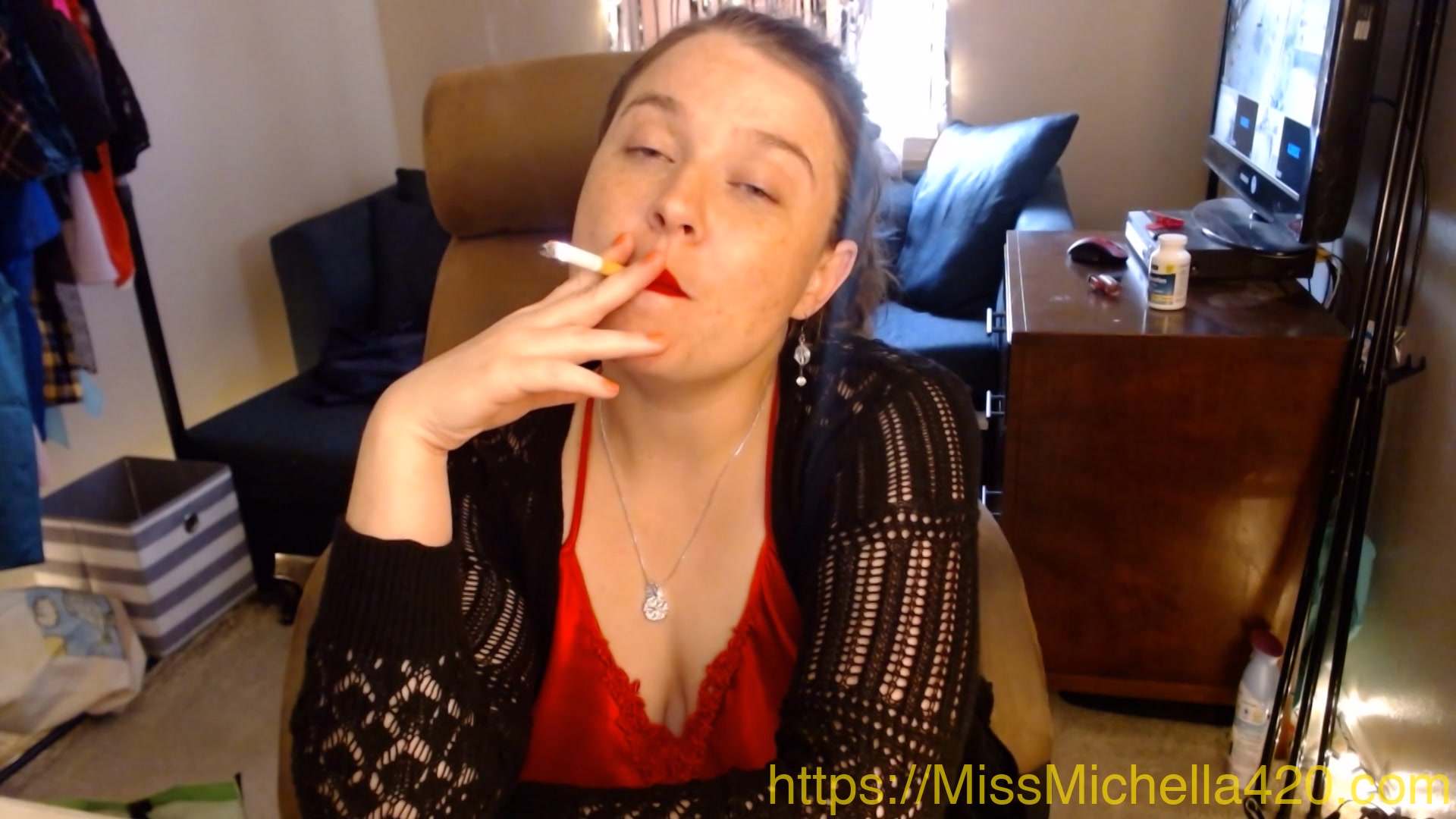 I Could A Better Orgasm From This Battery Than I Could Ever Get From You Little Shrimp Boy - Missmichella420