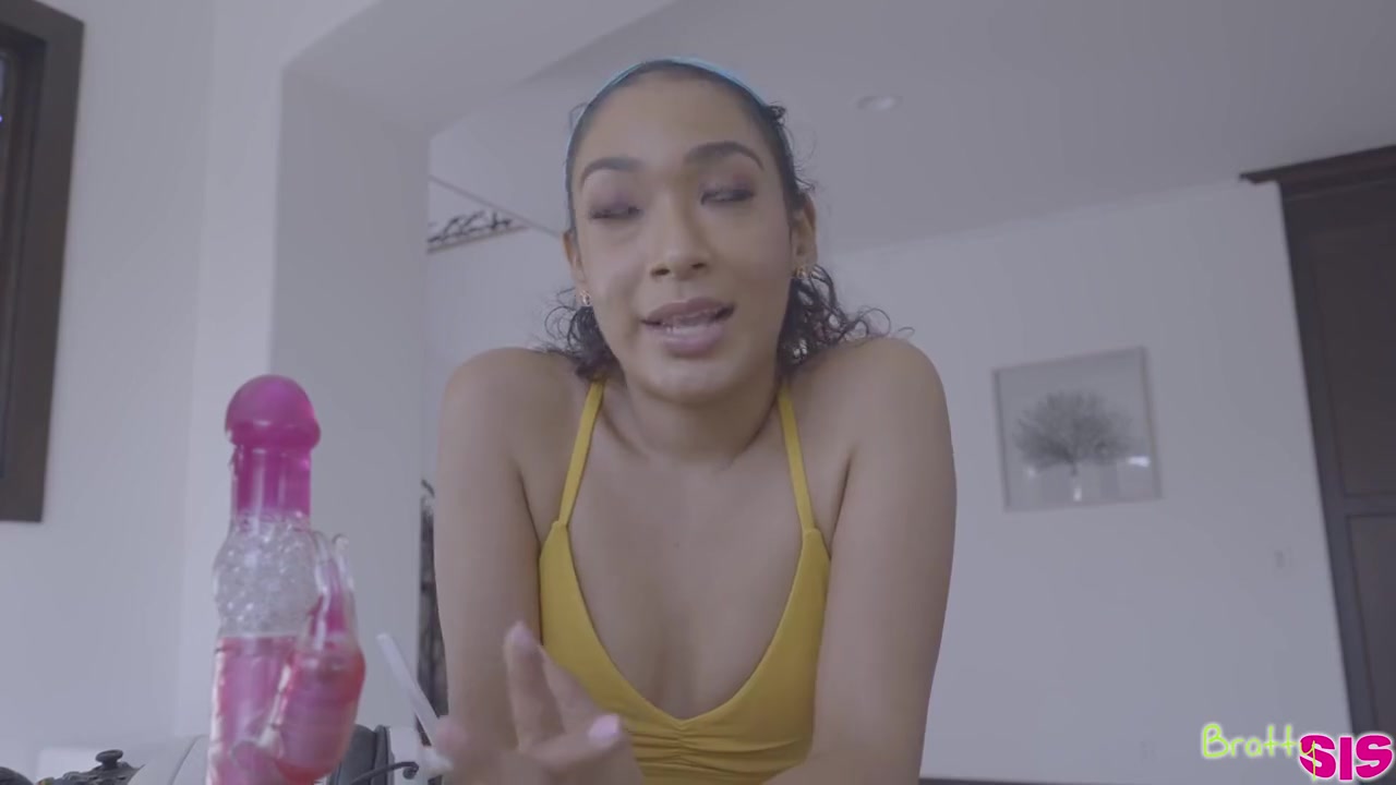 Gamer Girl Likes Stepbros Dick - Sarah Lace