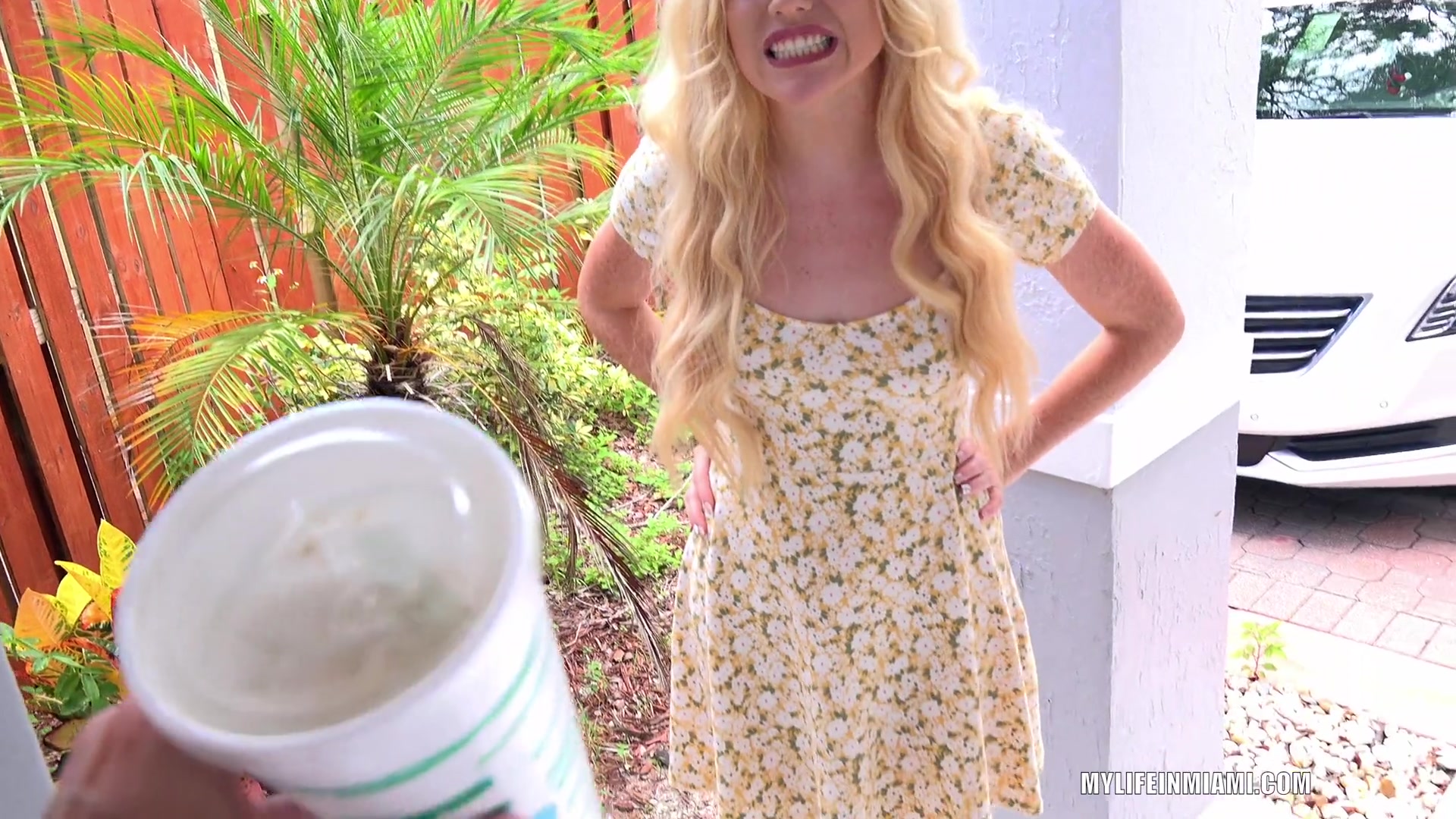 Hot Delivery Girl Gets The D - Sex Movies Featuring Mylifeinmiami