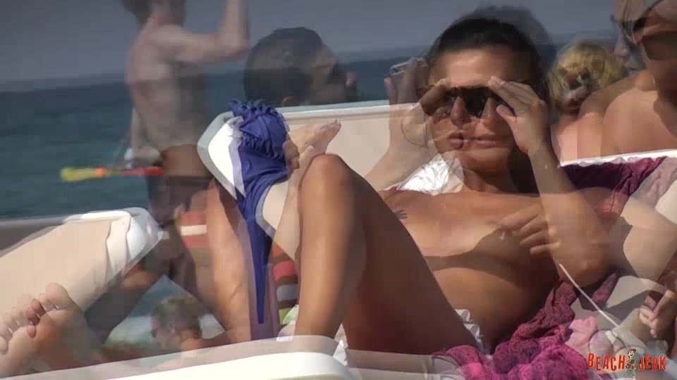 Boobs and sunbeds 05 - BeachJerk