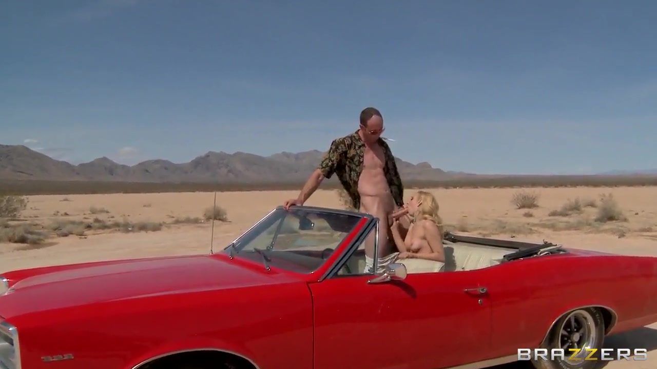 Jordan Ash and Lexi Belle fucking in the cabrio on the middle of the desert road