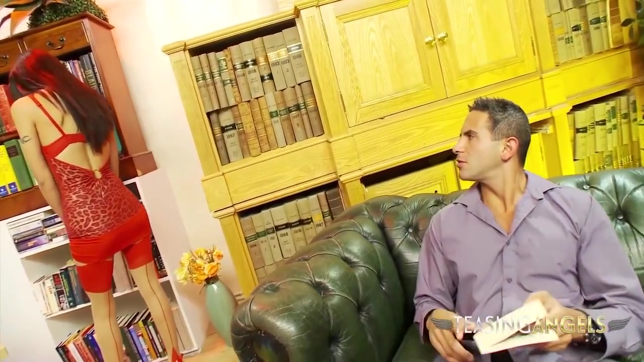 French Babe Meets An Older Guy In The Library