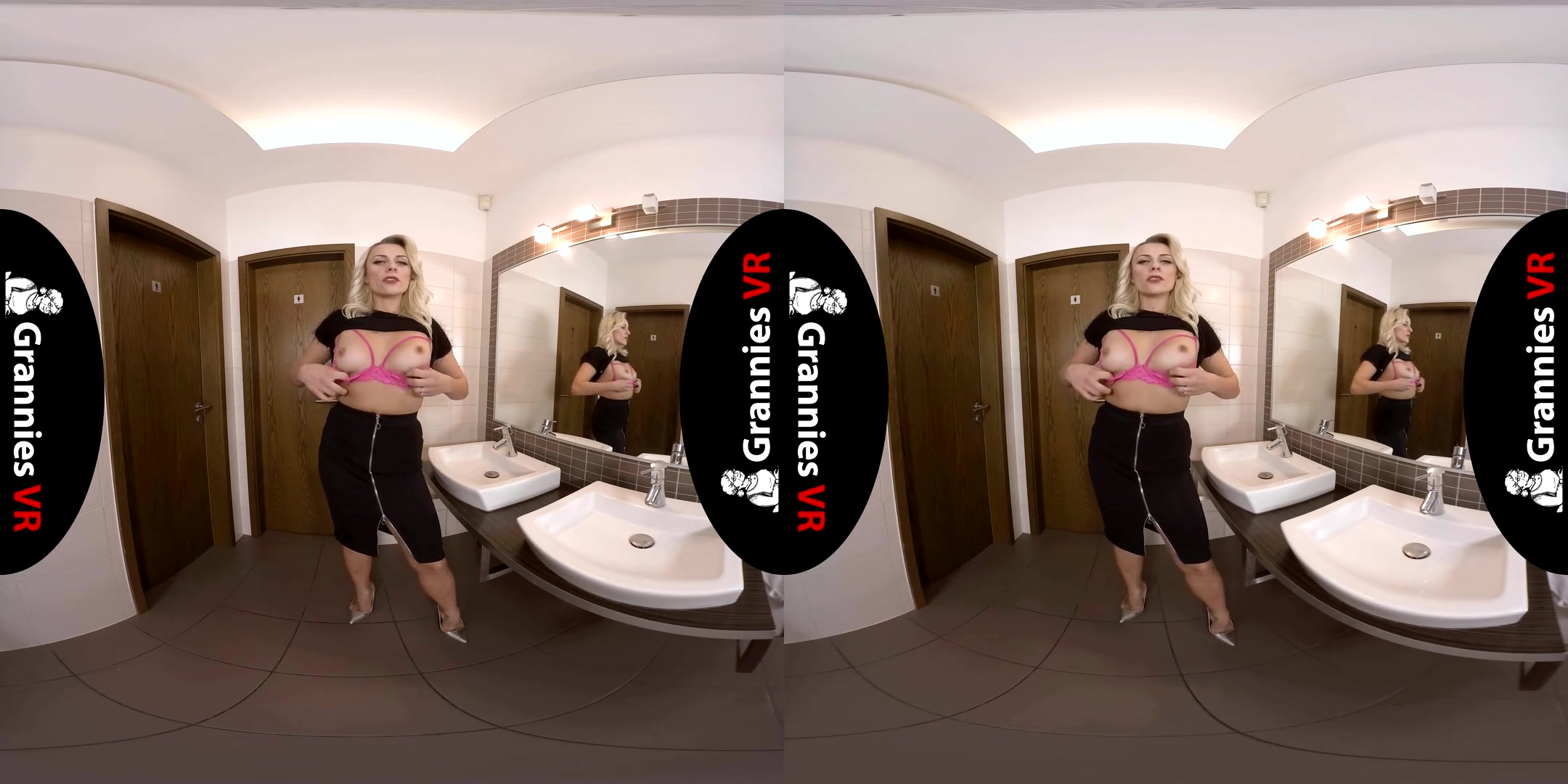 Masturbates in Restroom - SexLikeReal