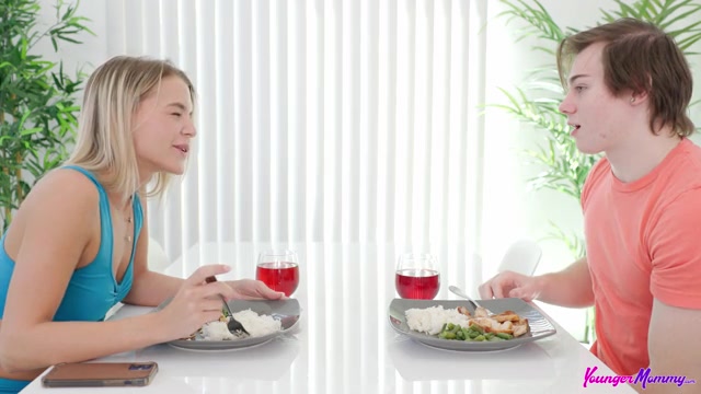 What Step mommy Wants - S1:E9 - Youngermommy