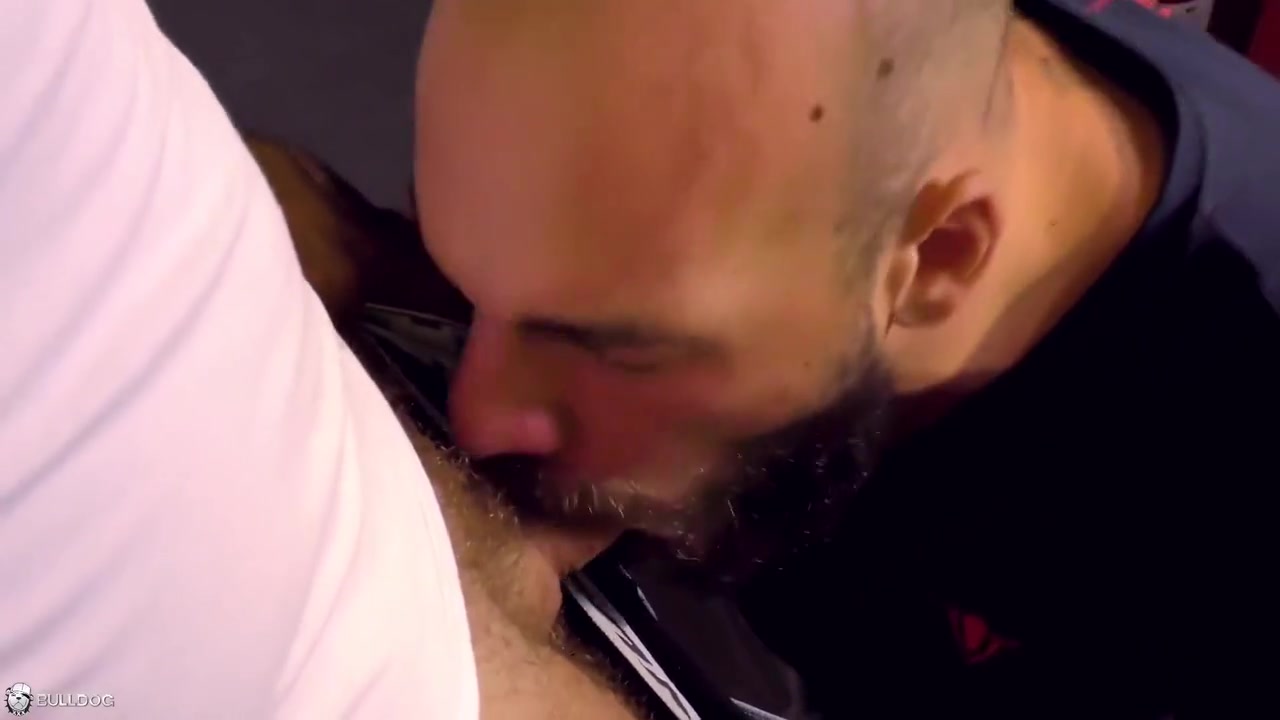 Buylldogxxx.com - Back Room Buddies