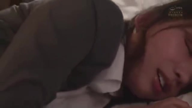05585,A bitch is fully exposed during sex!