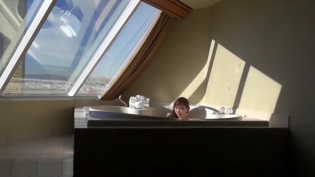 Cute asian: hot-tub tease machine