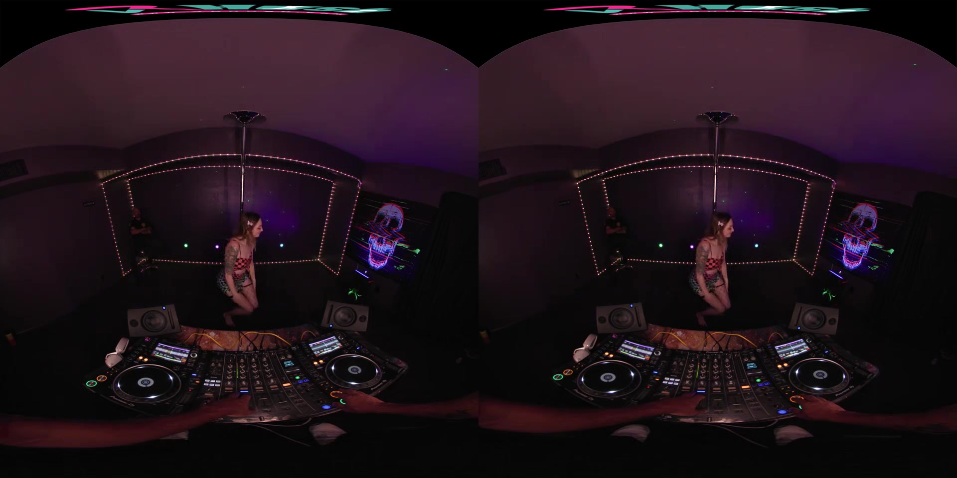 Ailee Anne & Oliver Davis - VRHush