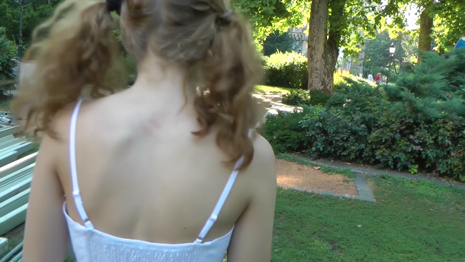 Danna had a sex adventure with a guy in a park