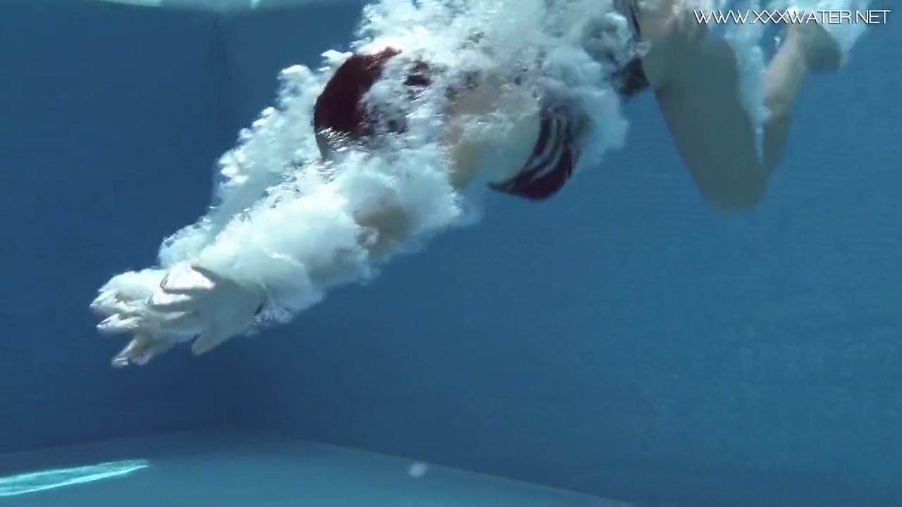 Hot Spanish Babe Underwater - Diana Rius