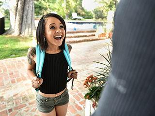 Holly Hendrix in The Back Door Locksmith - ExxxtraSmall