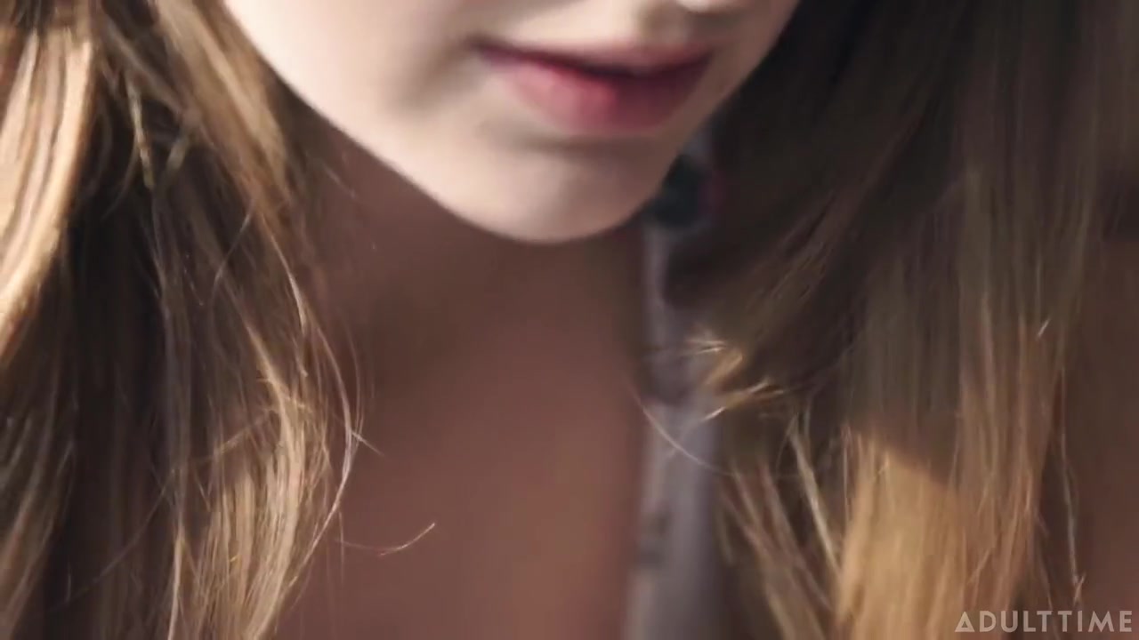 Lily Larimar, Lily L And Laney Grey - Teach Me How To Kiss In 4k