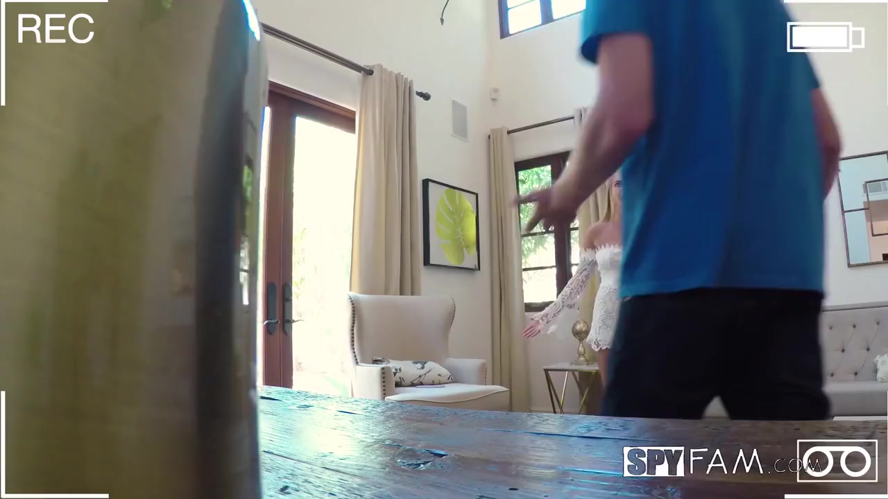 Hannah Hawthorne - In Stepbro Relaxes Stepsis With Intense Orgasms Uhd