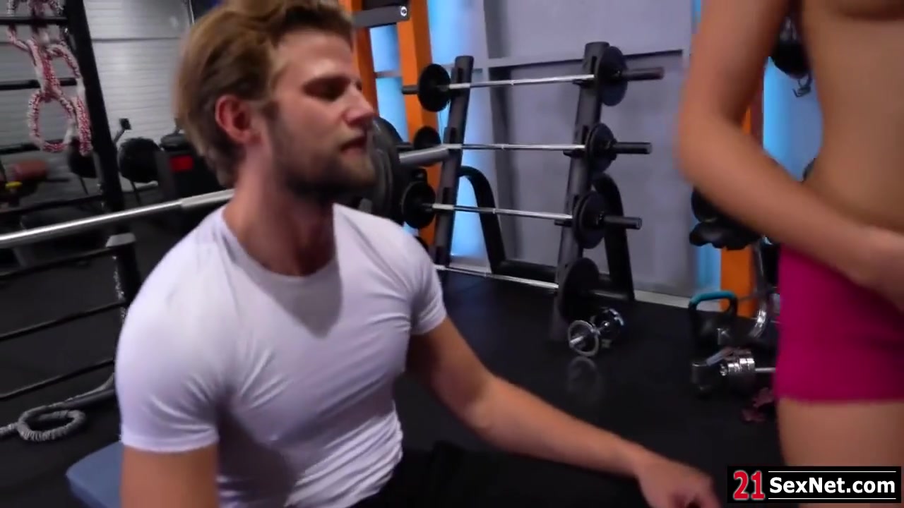 Cherry Kiss In Having Dp 3some In The Gym