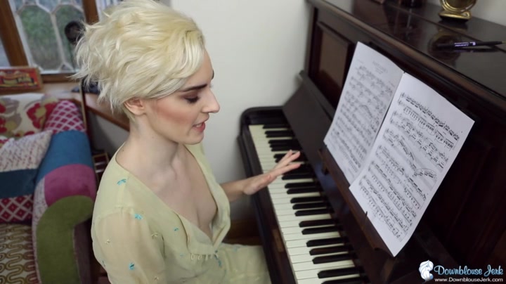 Melody Wilde in Pianist Tits - DownblouseJerk