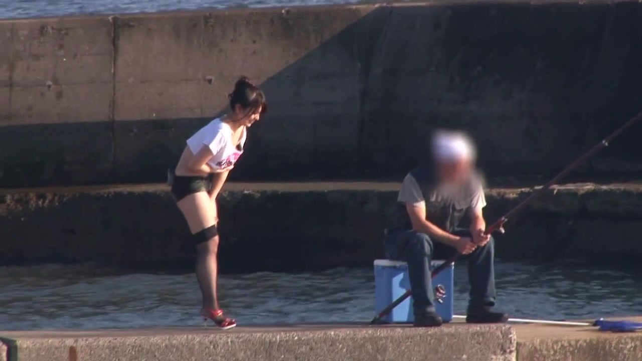 Anna Natsuki in Fisherman Takes The Bait - TeensOfTokyo
