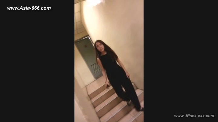 chinese girls go to toilet.110