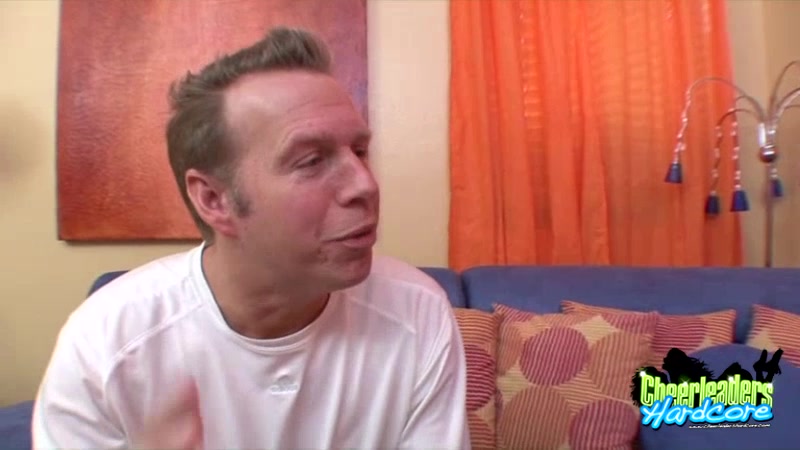 Sweet Young Cheerleader Cock Sucking - CheerleadersHardcore