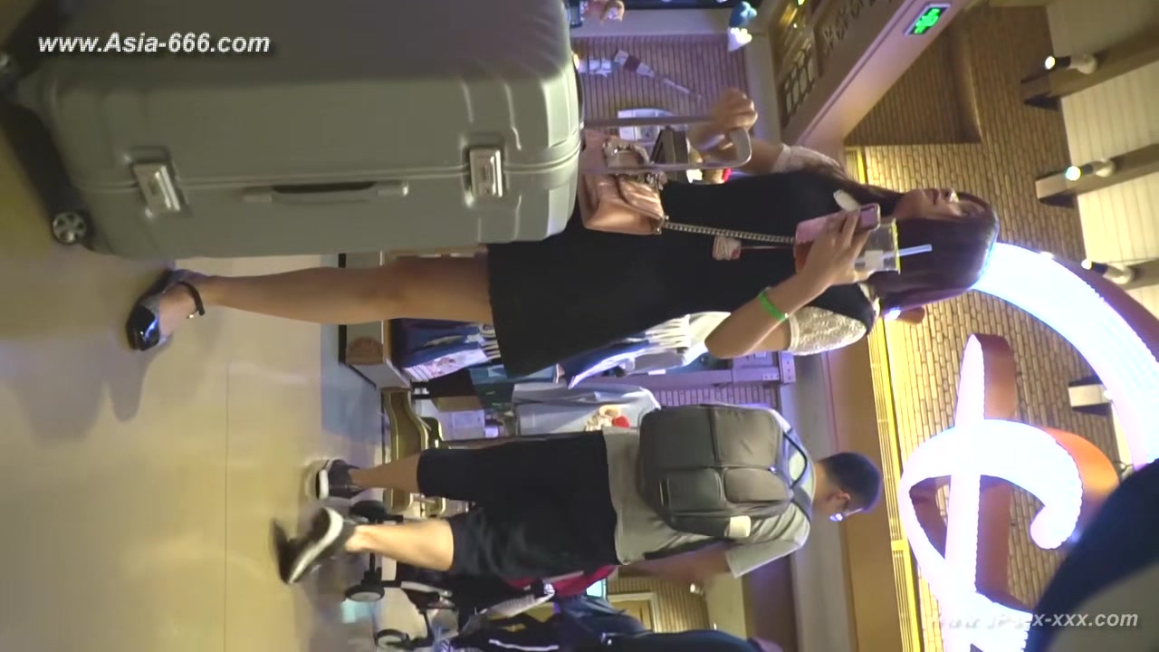 peeping chinese amateur upskirt.120