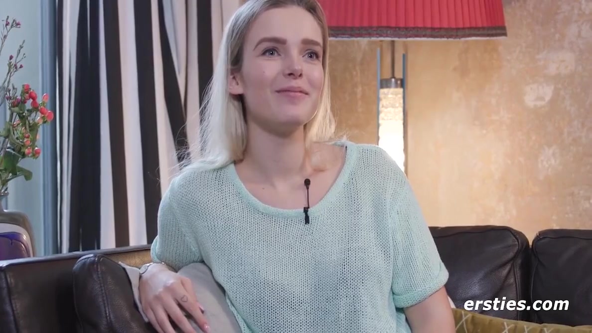 Die Blonde Sandy S Macht Es Sich Selbst Mit Einem G-punkt-dildo