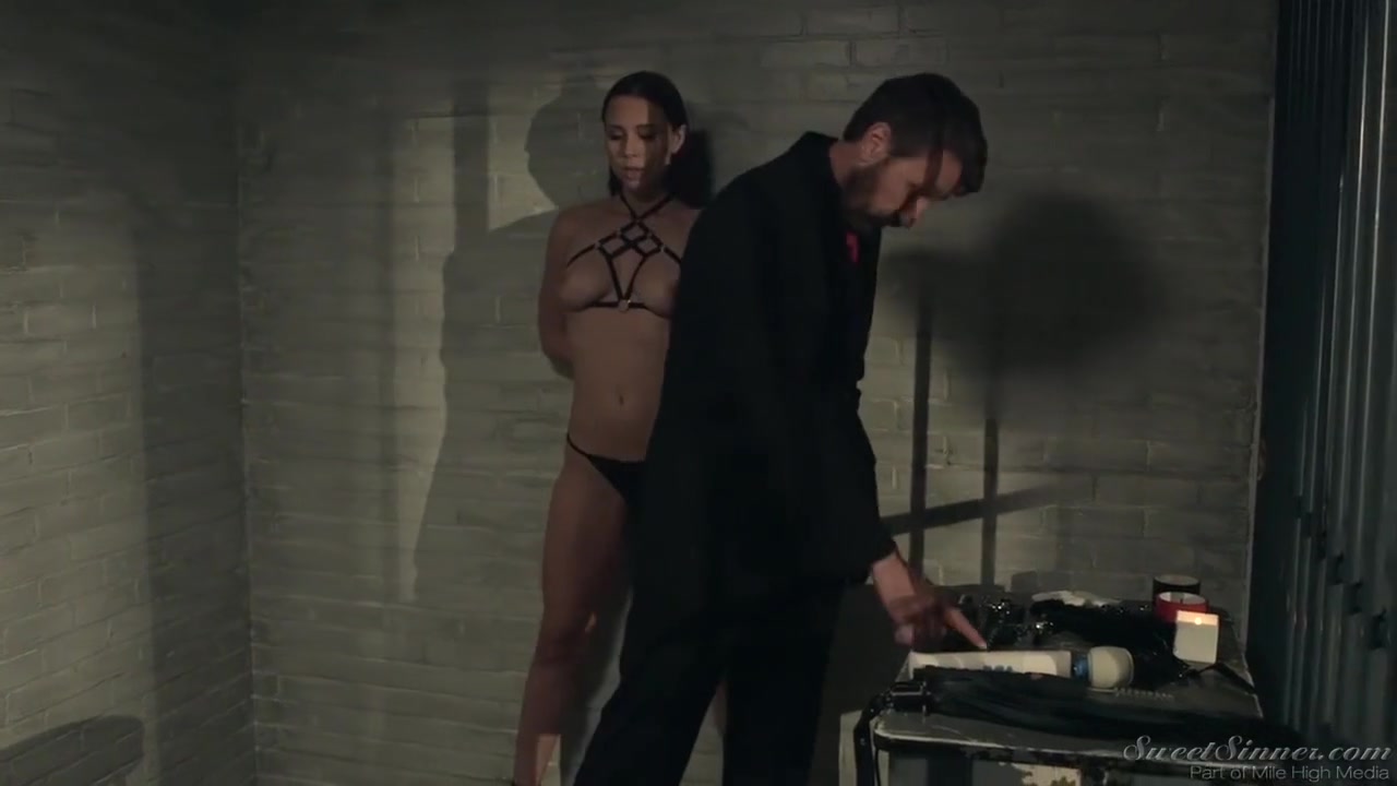 Pleasure & Pain Bdsm Kinky Scene - Steve Holmes